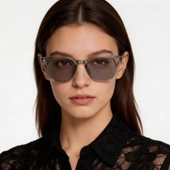 bs2503-0274_grey_rectangular_plastic_sunglasses_model