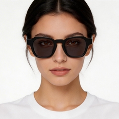 bs2503-0284_black_geometric_plastic_sunglasses_model