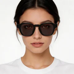 bs2503-0284_black_geometric_plastic_sunglasses_model