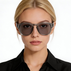 bs2503-0298_grey_rectangular_plastic_sunglasses_model
