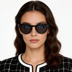 bs2503-0302_black_oval_plastic_sunglasses_model