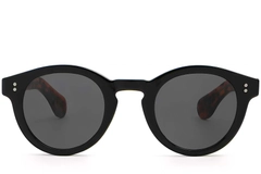 BS2503-0304_Black_Oval_Plastic_Sunglasses_front