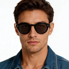 bs2503-0304_black_oval_plastic_sunglasses_model