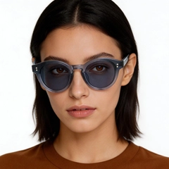 bs2503-0307_blue_oval_plastic_sunglasses_model