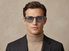 BS2503-0324_Blue_Oval_Plastic_Sunglasses-tryon_male