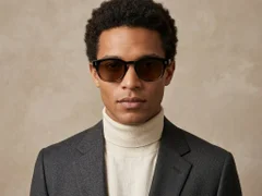 BS2503-0325_Tortoiseshell_Oval_Plastic_Sunglasses-tryon_male