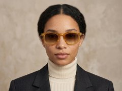 BS2503-0327_Yellow_Oval_Plastic_Sunglasses-tryon_female