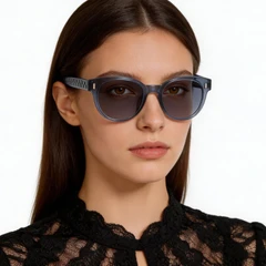 bs2503-0336_blue_oval_plastic_sunglasses_model