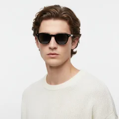 BS2503-0340_Black_Oval_Plastic_Sunglasses_model