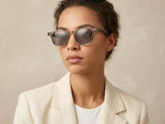 BS2503-0345_Grey_Oval_Plastic_Sunglasses-tryon_female