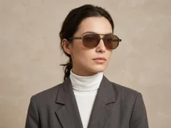 BS2503-0349_Brown_Aviator_Plastic_Sunglasses-tryon_female