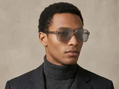 BS2503-0354_Grey_Aviator_Plastic_Sunglasses-tryon_male