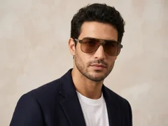 BS2503-0355_Brown_Aviator_Plastic_Sunglasses-tryon_male
