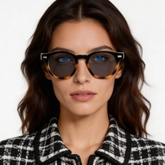 bs2503-0360_tortoiseshell_oval_plastic_sunglasses_model