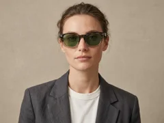 BS2503-0372_Tortoiseshell_Rectangular_Plastic_Sunglasses-tryon_female