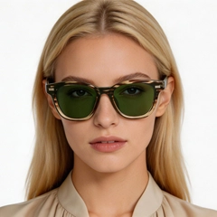 bs2503-0372_tortoiseshell_rectangular_plastic_sunglasses_model