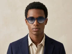BS2503-0379_Blue_Oval_Plastic_Sunglasses-tryon_male