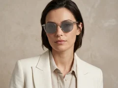BS2503-0384_Grey_Oval_Plastic_Sunglasses-tryon_female