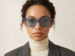 BS2503-0394_Blue_Rectangular_Plastic_Sunglasses-tryon_female