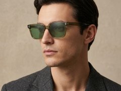 BS2503-0395_Green_Rectangular_Plastic_Sunglasses-tryon_male