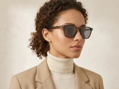 BS2503-0403_Tortoiseshell_Rectangular_Plastic_Sunglasses-tryon_female