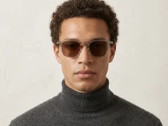 BS2503-0405_Grey_Rectangular_Plastic_Sunglasses-tryon_male