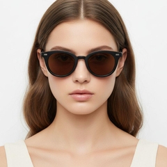 bs2503-0408_black_oval_plastic_sunglasses_model