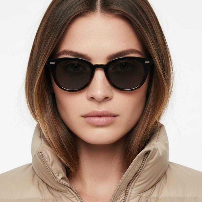 bs2503-0409_tortoiseshell_oval_plastic_sunglasses_model