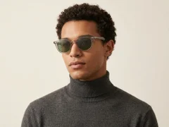 BS2503-0412_Grey_Oval_Plastic_Sunglasses-tryon_male
