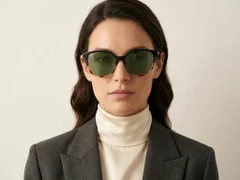 BS2503-0414_Tortoiseshell_Butterfly_Plastic_Sunglasses-tryon_female