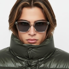 bs2503-0415_grey_butterfly_plastic_sunglasses_model