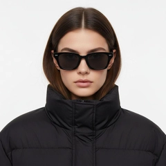 bs2503-0417_black_rectangular_plastic_sunglasses_model