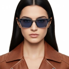 bs2503-0418_grey_rectangular_plastic_sunglasses_model