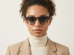 BS2503-0424_Tortoiseshell_Oval_Plastic_Sunglasses-tryon_female