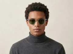 BS2503-0425_Grey_Oval_Plastic_Sunglasses-tryon_male