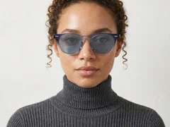 BS2503-0427_Blue_Oval_Plastic_Sunglasses-tryon_female