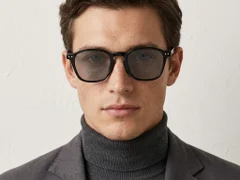 BS2503-0429_Black_Oval_Plastic_Sunglasses-tryon_male