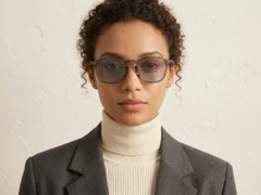 BS2503-0431_Grey_Oval_Plastic_Sunglasses-tryon_female
