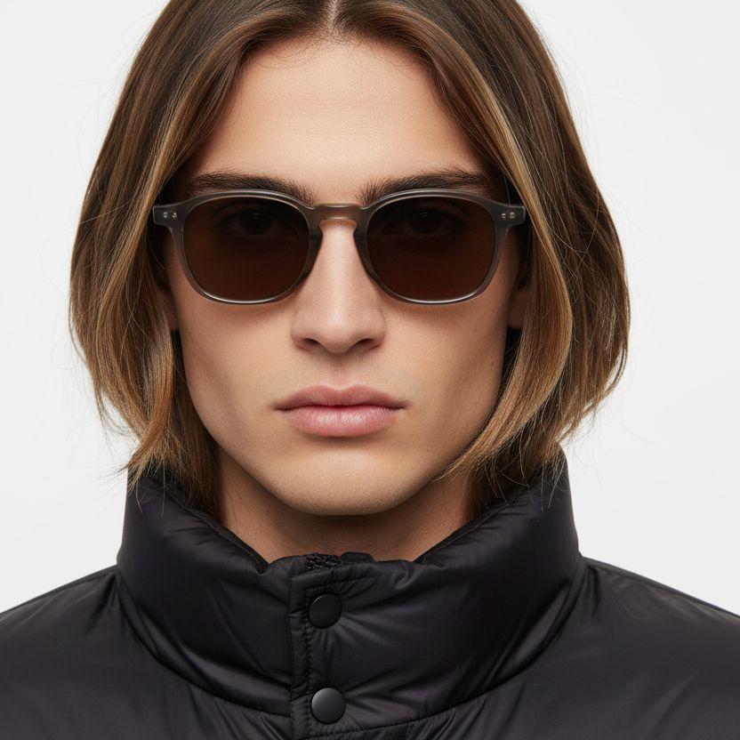 bs2503-0433_brown_oval_plastic_sunglasses_model