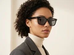 BS2503-0440_Black_Rectangular_Plastic_Sunglasses-tryon_female
