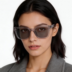 bs2503-0441_grey_rectangular_plastic_sunglasses_model