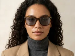 BS2503-0442_Tortoiseshell_Rectangular_Plastic_Sunglasses-tryon_female