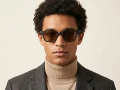 BS2503-0446_Black_Geometric_Plastic_Sunglasses-tryon_male