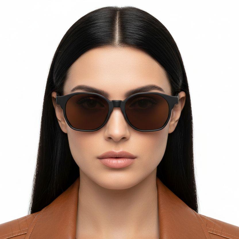 bs2503-0446_black_geometric_plastic_sunglasses_model