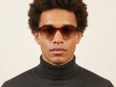 BS2503-0454_Brown_Oval_Plastic_Sunglasses-tryon_male