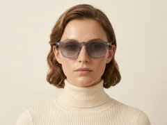 BS2503-0463_Grey_Oval_Plastic_Sunglasses-tryon_female