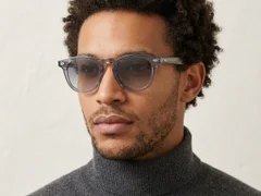 BS2503-0463_Grey_Oval_Plastic_Sunglasses-tryon_male