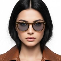 bs2503-0467_green_oval_plastic_sunglasses_model