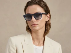 BS2503-0472_Blue_Rectangular_Plastic_Sunglasses-tryon_female