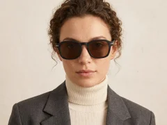 BS2503-0475_Black_Rectangular_Plastic_Sunglasses-tryon_female